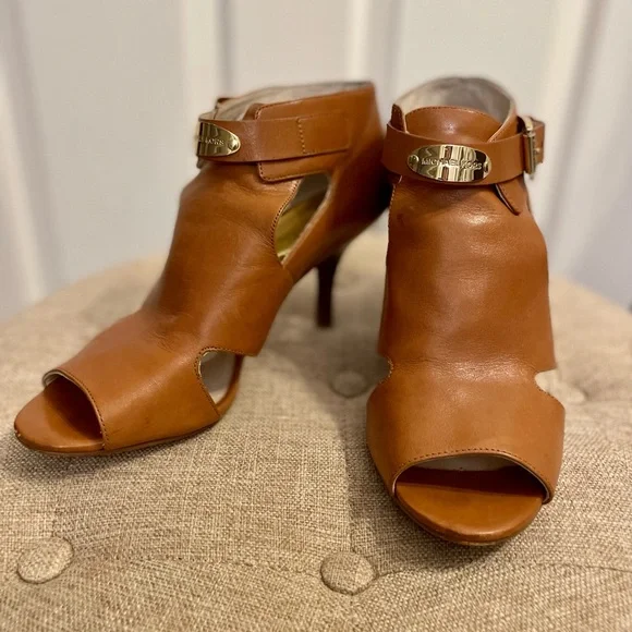 Michael kors pump heel - Picture 2 of 7